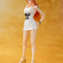 BAN DAI One Piece Figuarts Zero - Nami Film Gold Edition -Ubisoft News Geschäft 8294cc3608d3a877de508d53c13745510982ae400991dbededf79ed642f8cced