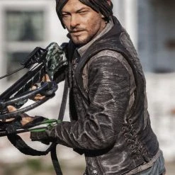 McFarlane Toys The Walking Dead TV - Daryl Dixon Deluxe Figur (Clean Edition) -Ubisoft News Geschäft 9e353c60375ed7f0107ab60b50f96184e54a40762c5df282ee3a8b78d8e75d71