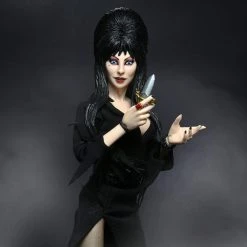 NECA Elvira, Mistress Of The Dark - Clothed Actionfigur -Ubisoft News Geschäft elvira5 scaled 1