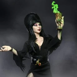 NECA Elvira, Mistress Of The Dark - Clothed Actionfigur -Ubisoft News Geschäft elvira6 scaled 1