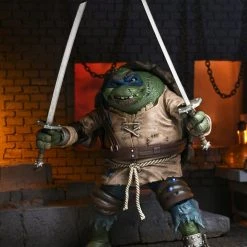 NECA Universal Monsters X TMNT - Ultimate Leonardo Als The Hunchback Figur -Ubisoft News Geschäft leo11 scaled 1