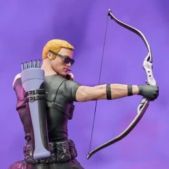 Diamond Select Marvel Gallery - Hawkeye Mit Lucky Dem Pizza-Dog - Statue -Ubisoft News Geschäft marvel hawkeye gallery 10 28662.1628723307