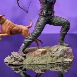 Diamond Select Marvel Gallery - Hawkeye Mit Lucky Dem Pizza-Dog - Statue -Ubisoft News Geschäft marvel hawkeye gallery 12 98615.1628723307